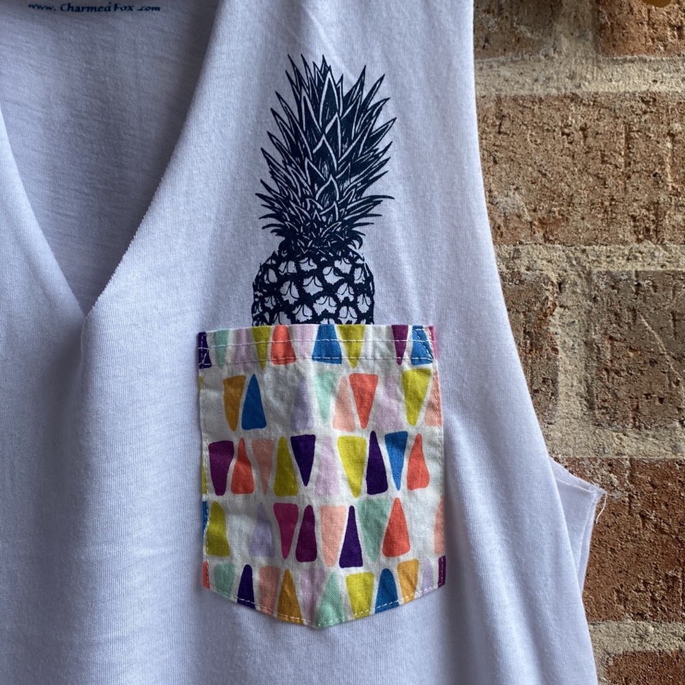 Charmed Fox Tank - Picture 2 of 5